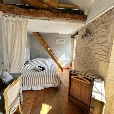 Holiday home Normandie Ferme Restauree Du 18eme Avec Jacuzzi
